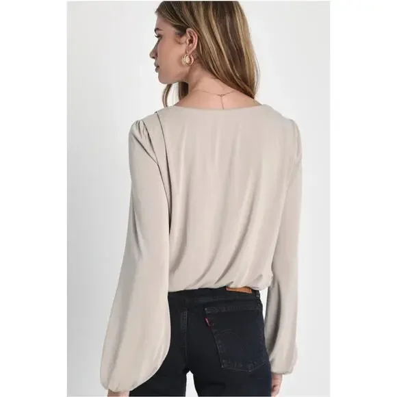 Lulu's Chic on Repeat Taupe V-Neck Long Sleeve Size XS NWT - Picture 4 of 13